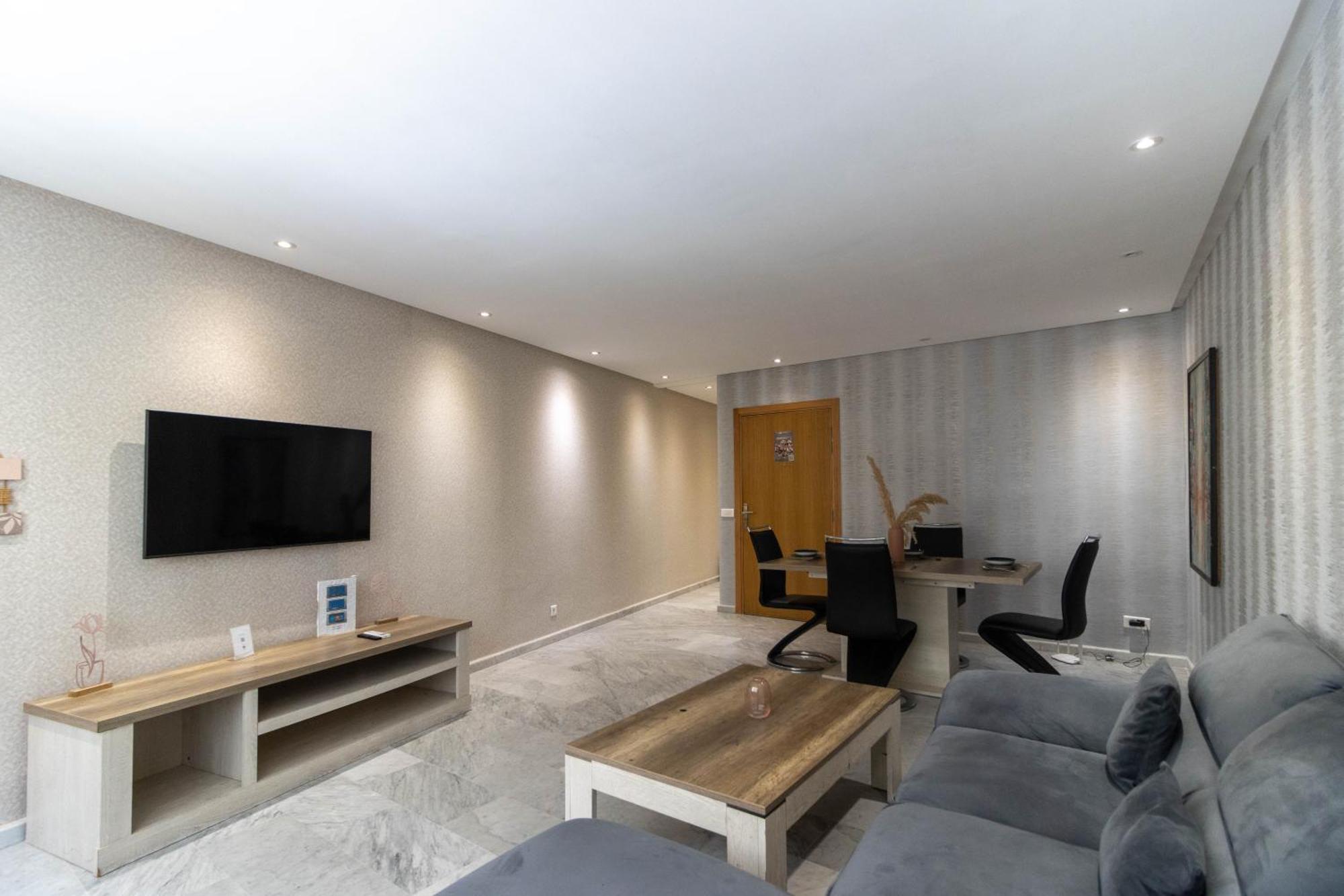 Apartment Gauthier Living By Shortstaymaroc, Equipe, Centre, 1 Ou 2 Casablanca