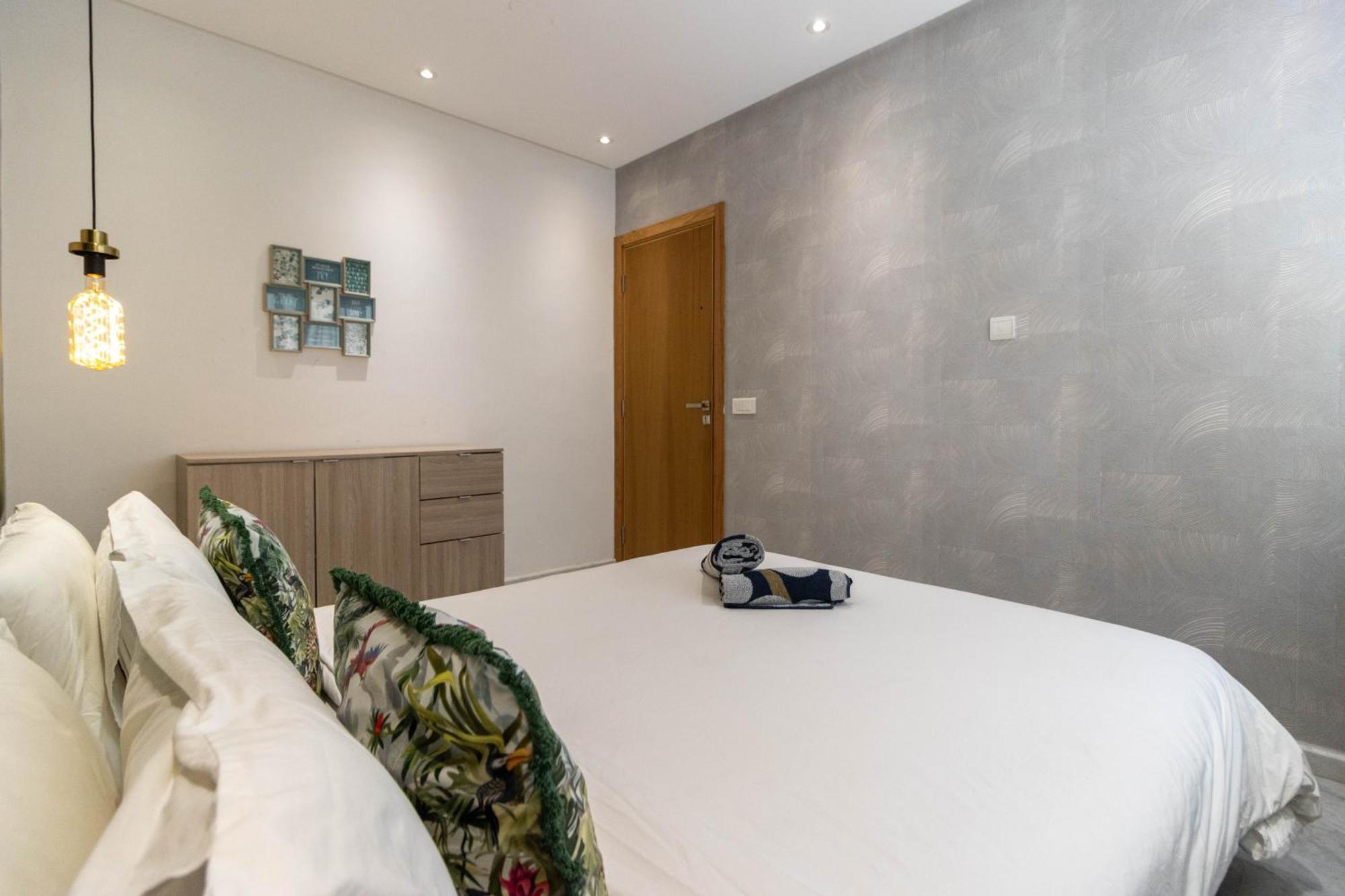 Gauthier Living By Shortstaymaroc, Equipe, Centre, 1 Ou 2 *